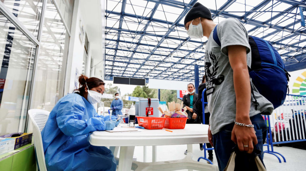 Ecuador confirma tres nuevos casos de coronavirus; ahora son 13 los infectados