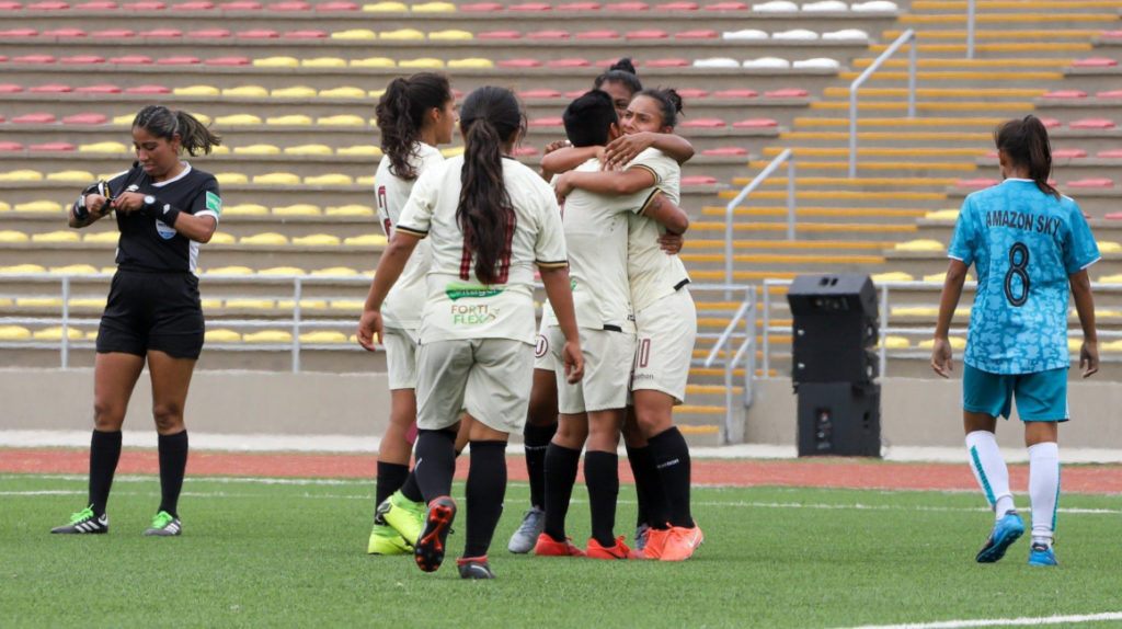 Universitario deja sin sueldo a su equipo femenino, campeón de Perú