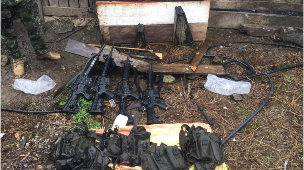 Militares incautan armas y municiones tras operativo en la frontera con Colombia