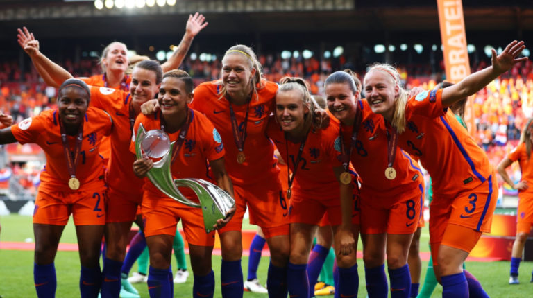 La selección de los Países Bajos es la actual campeona de la Eurocopa femenina.