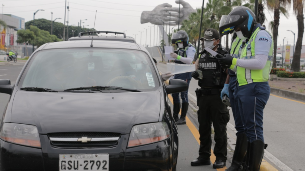 Guayaquil también retendrá autos que incumplan restricción de placas
