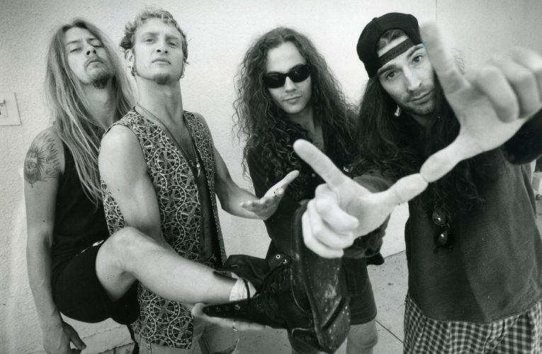 Alice In Chains en 1991: Jerry Cantrell, Layne Staley, Mike Starr y Sean Kinney.