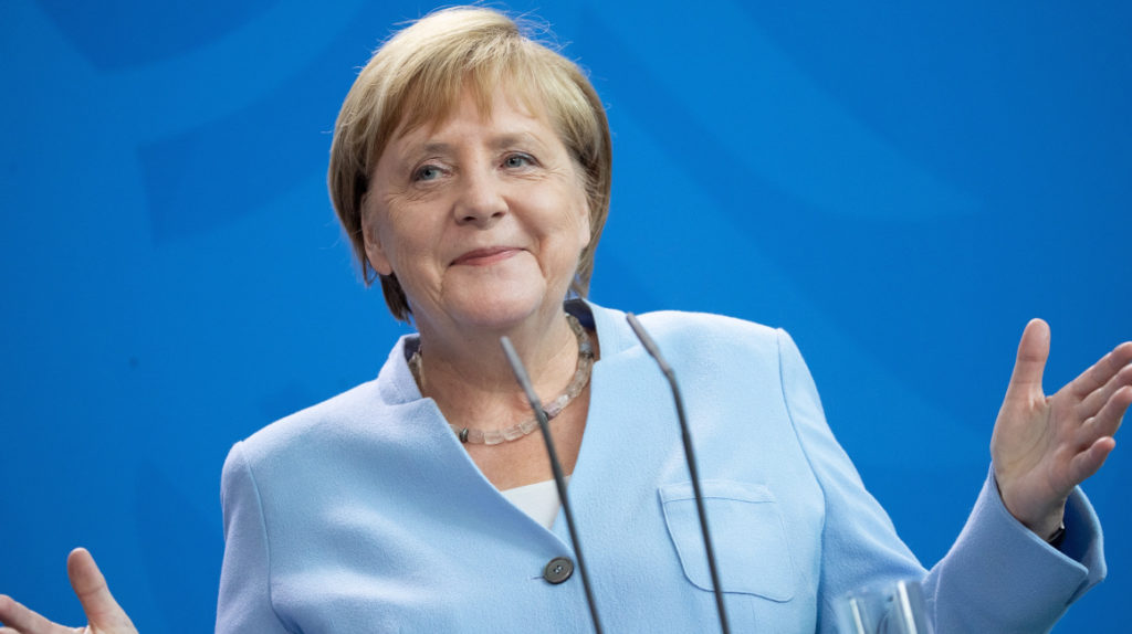Merkel deja cuarentena domiciliaria tras varios tests negativos de Covid-19