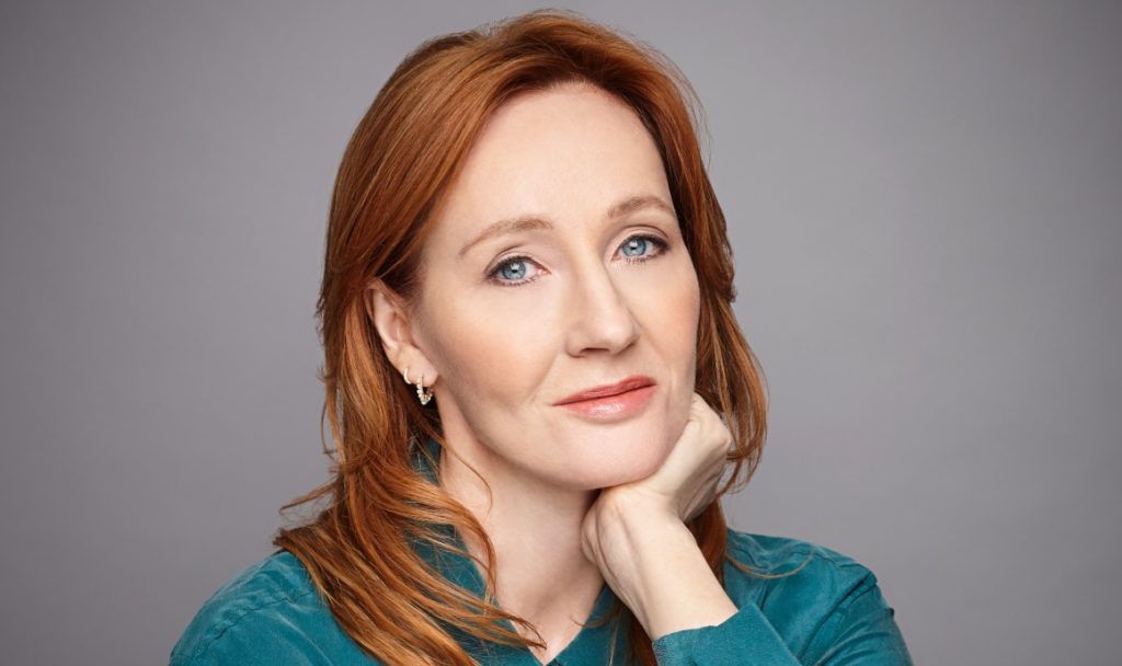 J.K. Rowling lanza una plataforma con actividades para hacer en casa