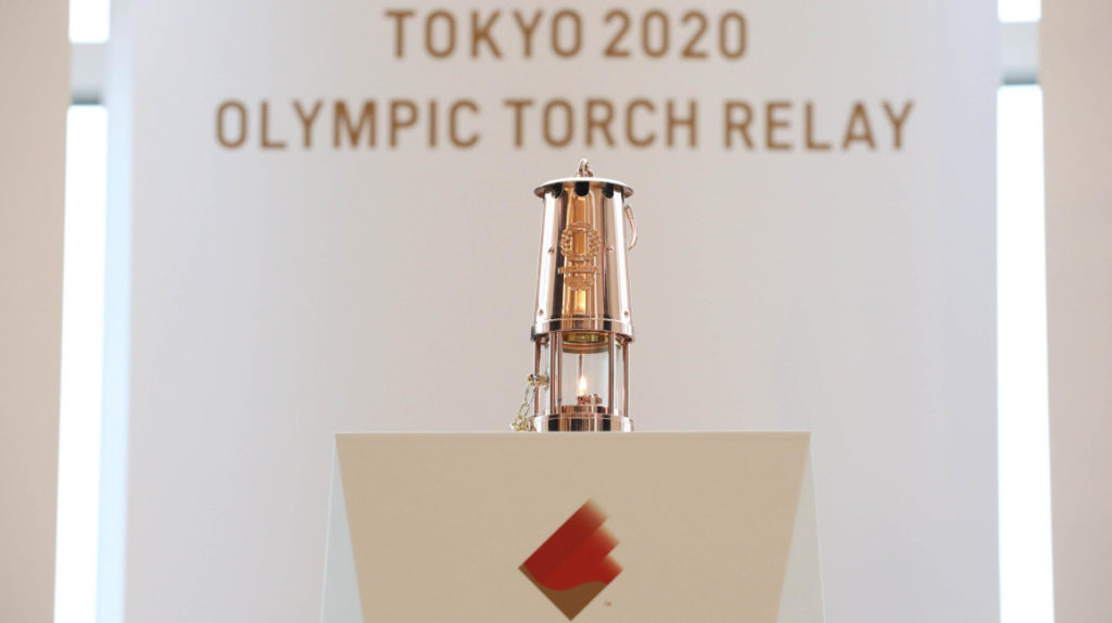 La llama olímpica se convierte en el “faro de esperanza” ante el Covid-19
