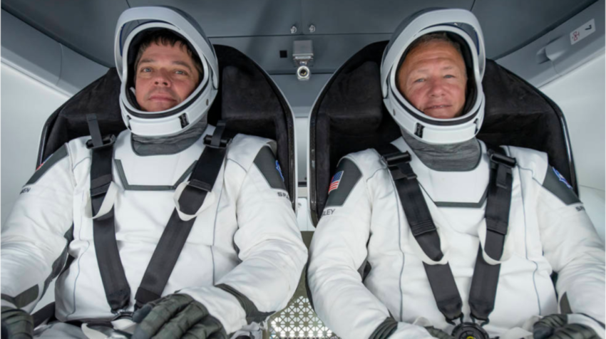 Los astronautas Doug Hurley y Bob Behnken durante una prueba en los simuladores de la NASA. 