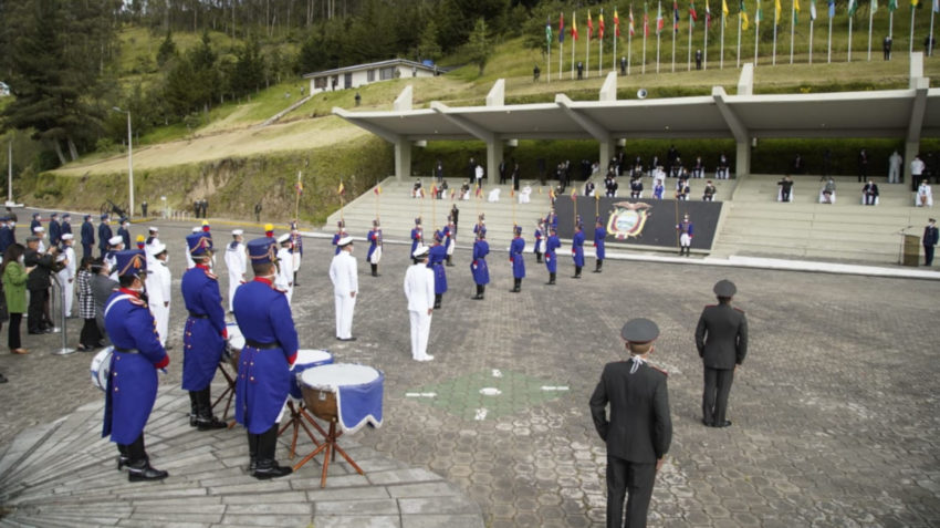 Pocos invitados estuvieron en la ceremonia militar, 24 de mayo de 2020.