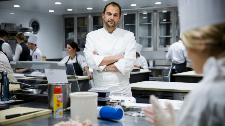 Chefs, cocineros y banderas