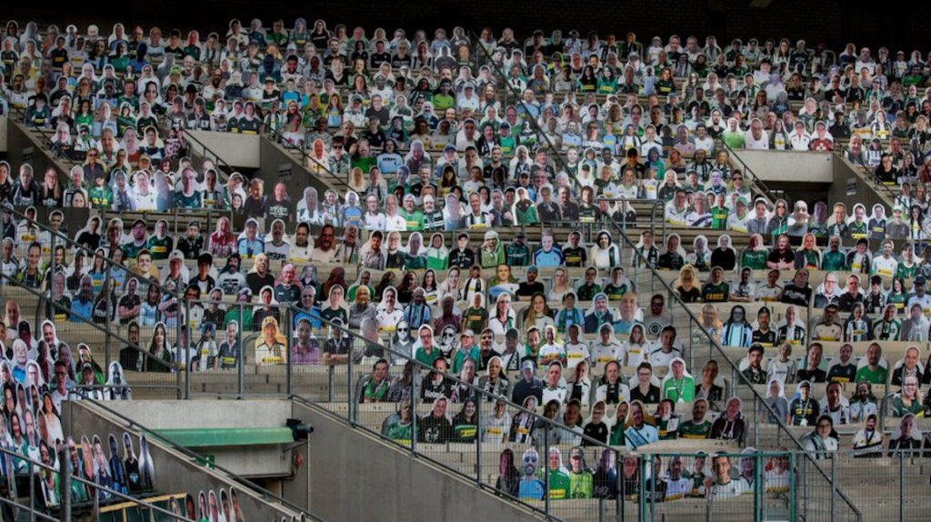 El estadio del Mönchengladbach se llenó de fotografías de sus hinchas