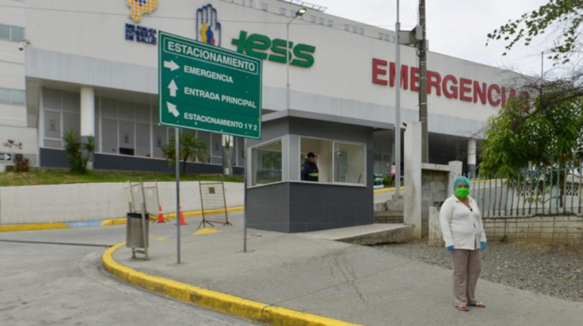 Imagen del Hospital del IESS de Los Ceibos, en Guayaquil, tomada el 5 de mayo de 2020.