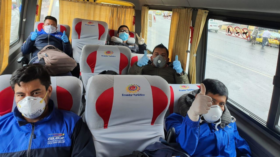 Personal de Celec fue trasladado a sus lugares de trabajo a través de buses de la Federación Nacional de Transporte Escolar e Institucional del Ecuador el pasado 29 de abril.