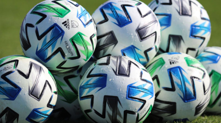 Nativo XXV, la pelota de Adidas con la que se juega la MLS esta temporada.