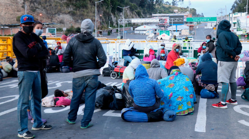Venezolanos varados en Rumichaca regresarán a su país en avión