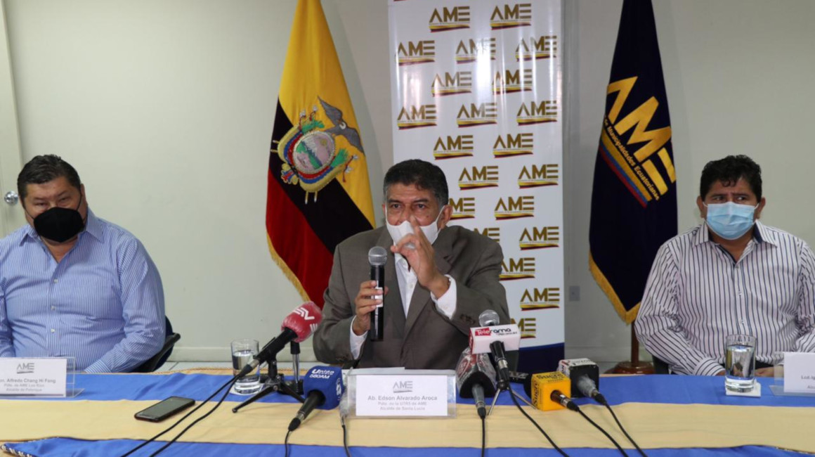Edson Alvarado, presidente de la Regional 5 de AME, durante una rueda de prensa este 29 de junio en Guayaquil.