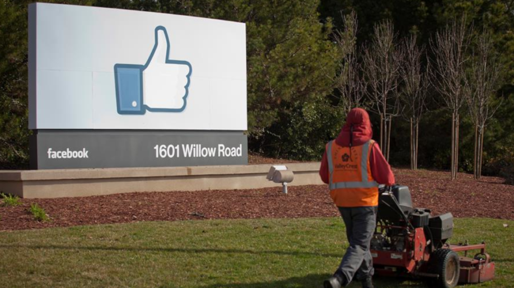 Facebook pierde anunciantes por no regular mensajes de odio