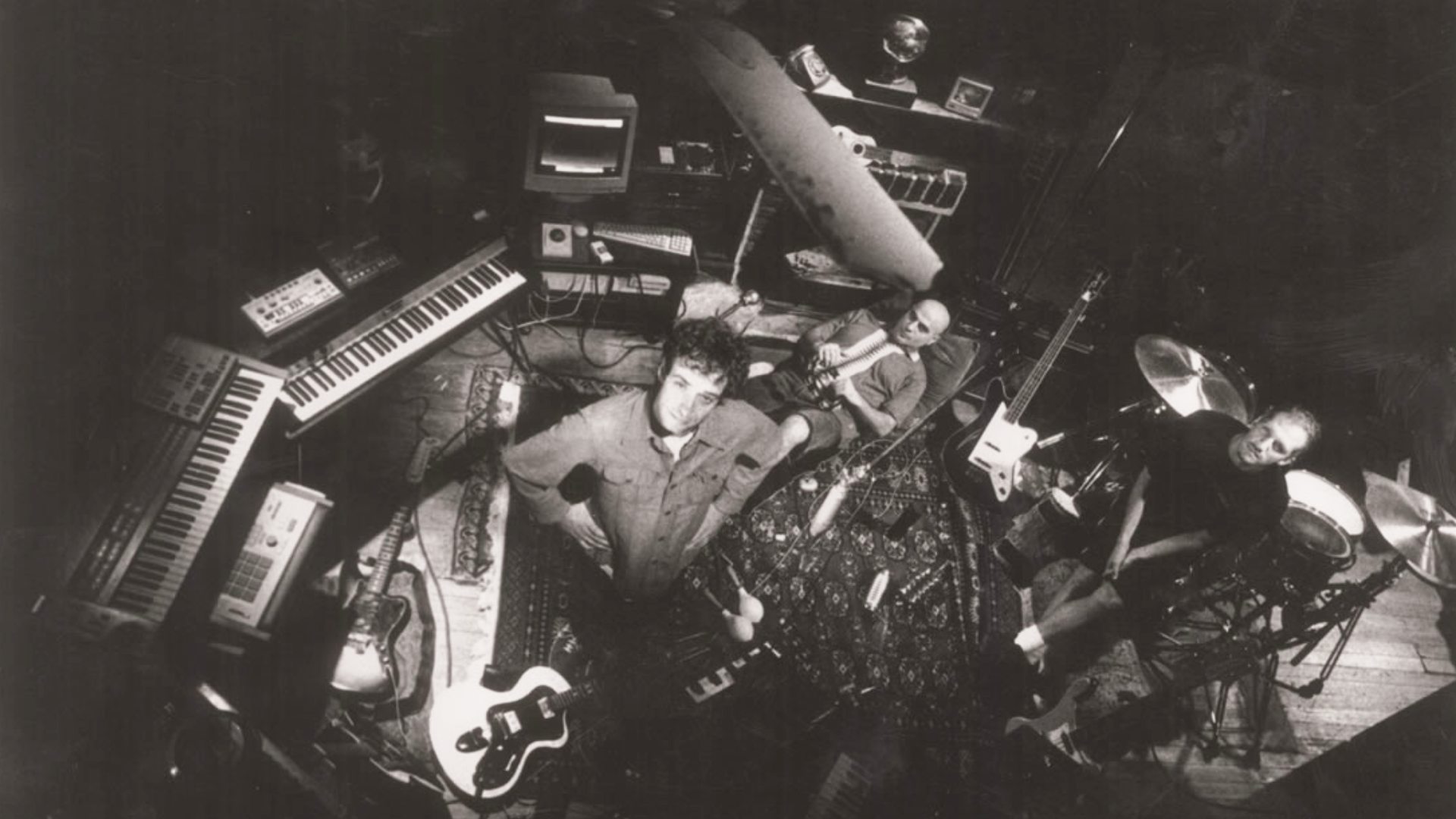Soda Stereo grabó "Sueño Stereo" entre 1994 y 1995. Buscaban hacer un disco doble, pero no pudieron.