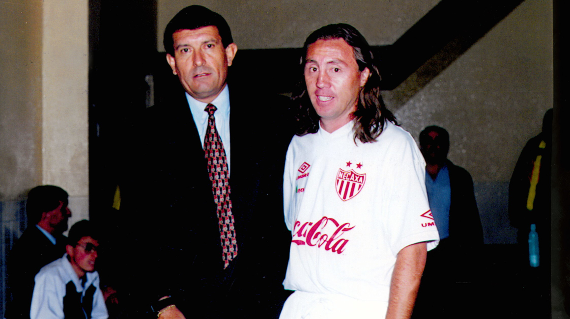 Carlos Sevilla y Álex Aguinaga en 2001.