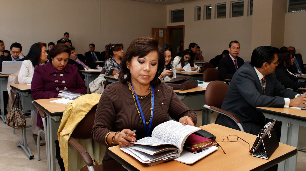 Aspirantes a notarios durante el curso de formación inicial, en 2013.