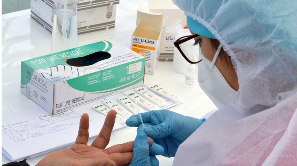 Covid-19: por qué no es necesario un test de anticuerpos luego de vacunarse