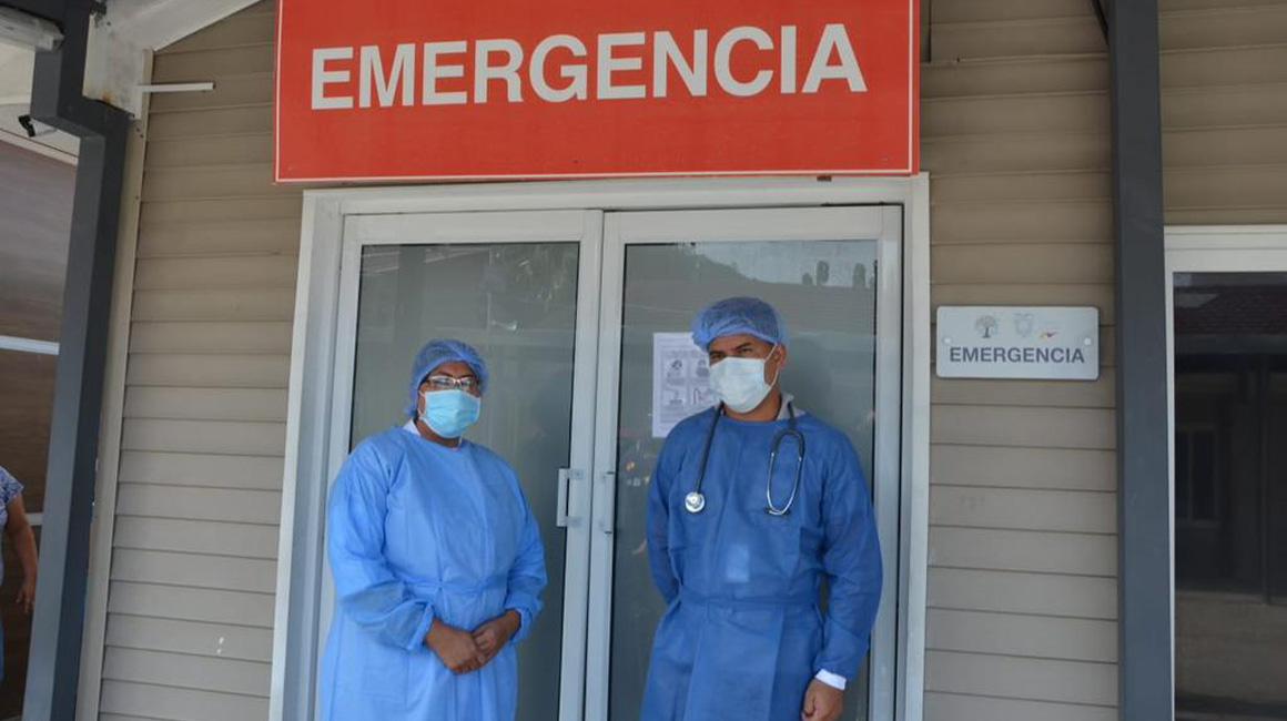 Después del terremoto, el Hospital de Bahía funciona en el campamento del Cuerpo de Ingenieros del Ejército.