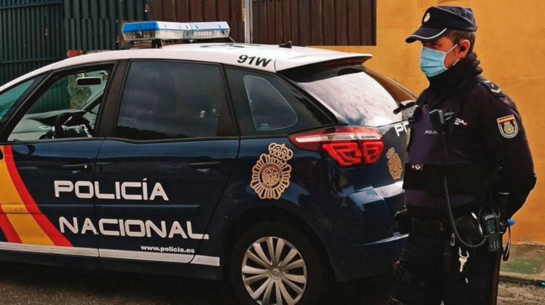 Ecuatoriano queda atrapado en un ducto, tras intento de robo en Madrid