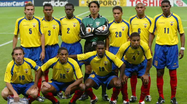 La alineación de Ecuador que jugó el primer partido en el Mundial de Corea-Japón, el 3 de junio de 2002, en Sapporo.