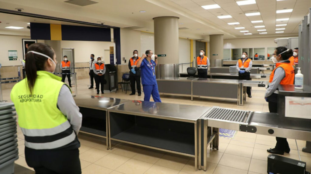 Aeropuerto de Quito abre sus actividades con dos vuelos