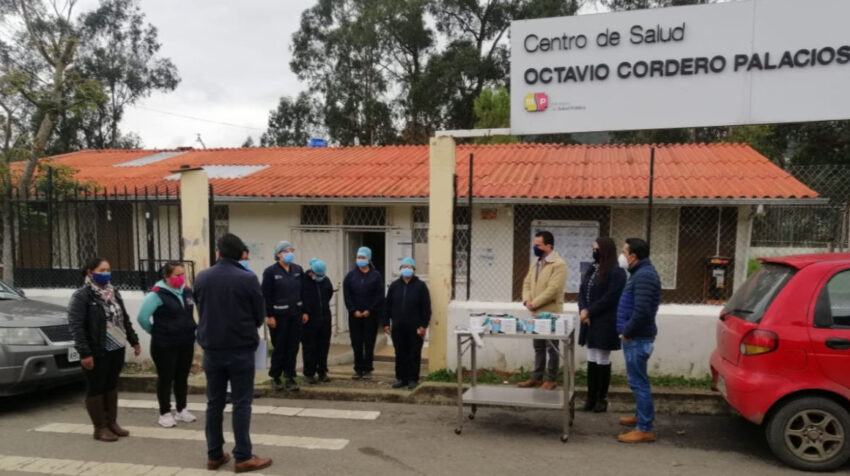 Miembros de Salvar VidasEC entregaron insumos médicos en la parroquia Octavio Cordero, el 22 de julio de 2020. 