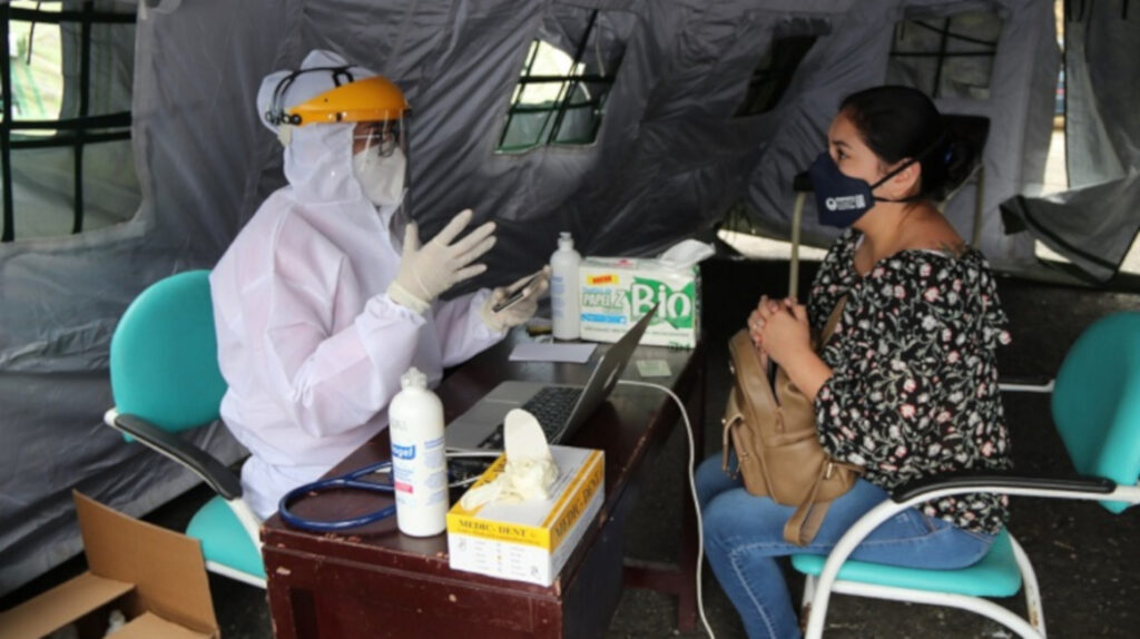 Municipio de Quito entrega un contrato para procesar 50.000 pruebas PCR