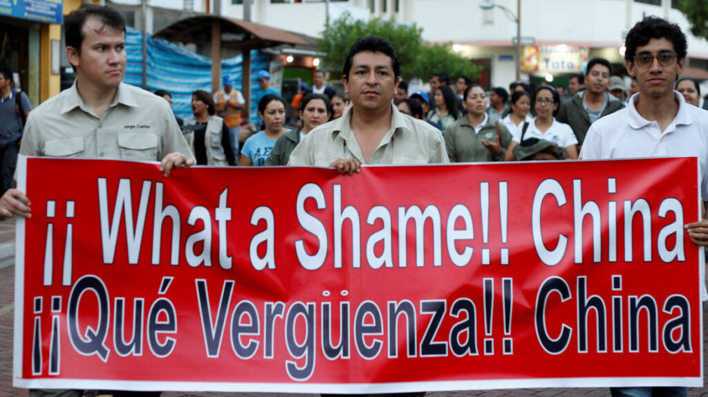 Ecuador y China, una relación que navega entre deuda y soberanía