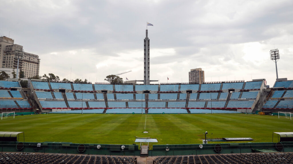 Uruguay celebra 90 años del estadio Centenario e intenta no dejarlo caer