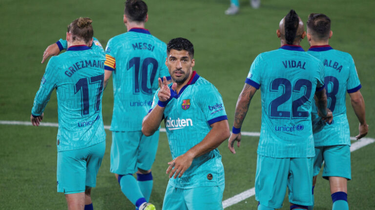 Luis Suárez celebra su gol en la victoria del FC Barcelona ante el Villarreal, el domingo 5 de julio de 2020.