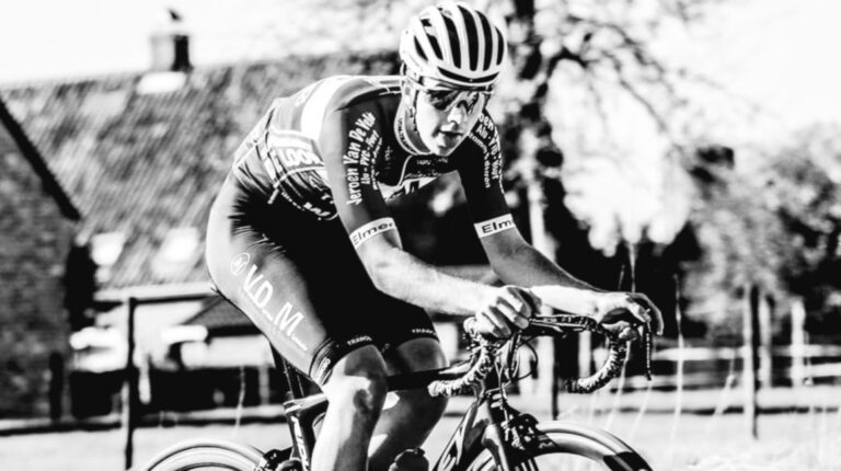 El ciclista Niels de Vriendt, de 20 años, falleció durante una carrera en Bélgica, este sábado 4 de julio de 2020.