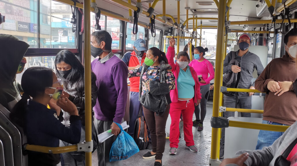 Pasaje del Trolebús, Ecovía y alimentadores en Quito sube a USD 0,35