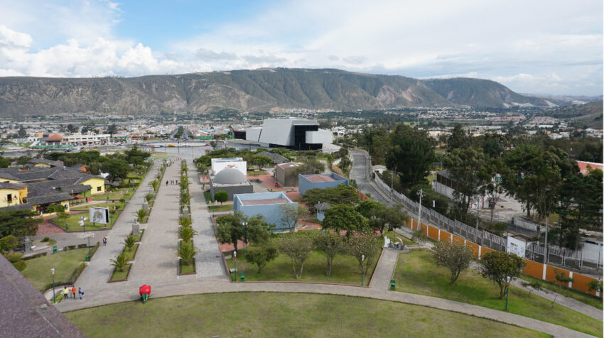 Foto aérea del complejo que pertenecía a la Secretaría General de Unasur en San Antonio de Pichincha, tomada el 9 de diciembre de 2019.