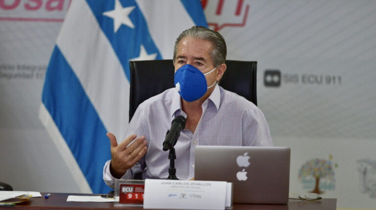 Juan Carlos Zevallos, ministro de Salud, durante una reunión del COE nacional, el 19 de junio de 2020.