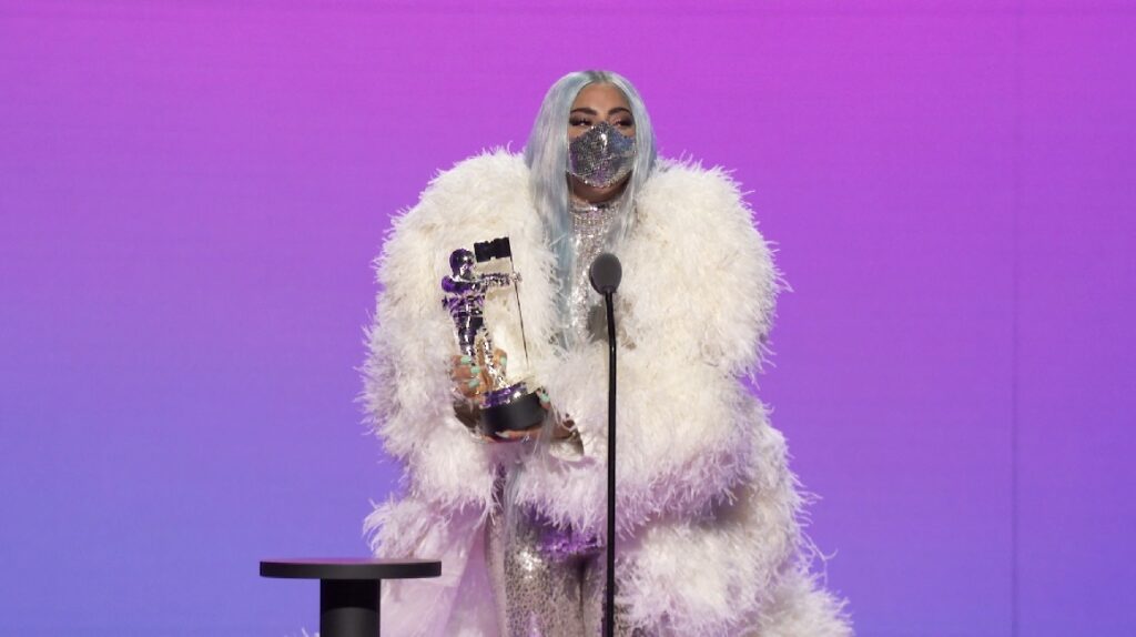 Lady Gaga, sus premios y mascarillas, a la cabeza de los VMA 2020