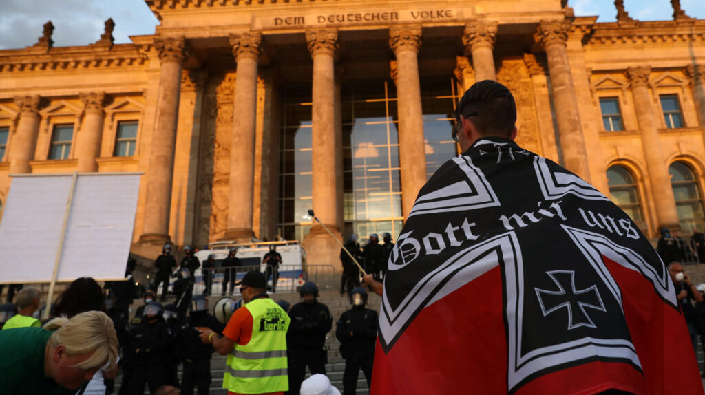 Berlín: nueva desafiante marcha del negacionismo ‘antimascarilla’