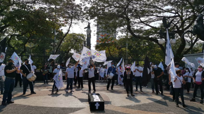 La protesta de la Red de Maestros se realizó el 26 de agosto en el Parque Centenario de Guayaquil.