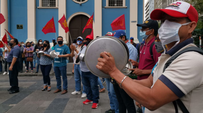 El pasado 27 de agosto, en la plaza San Francisco de Guayaquil, se realizó en cacerolazo convocado por la UNE.