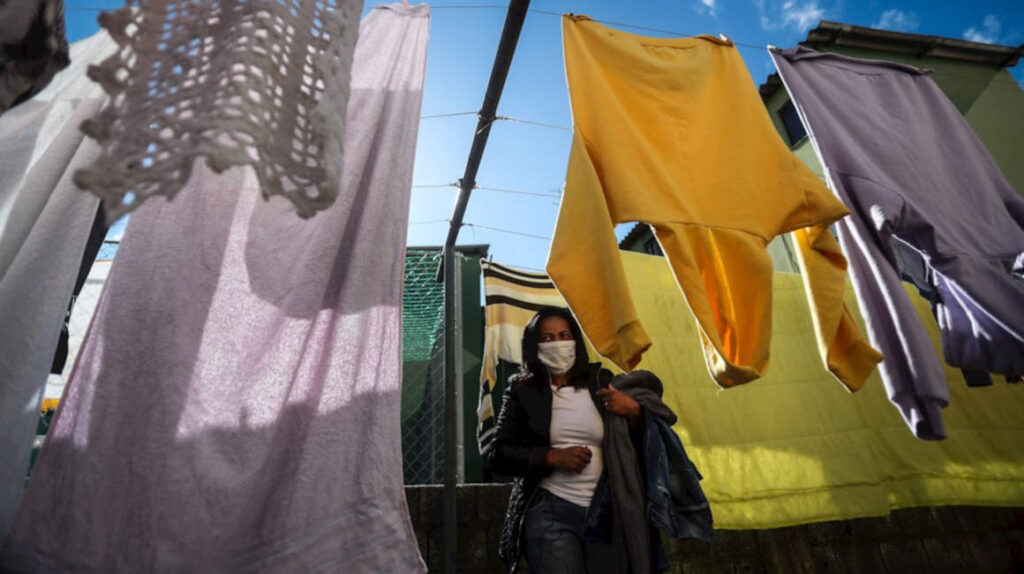 En América Latina, los pobres no tuvieron el lujo de la cuarentena
