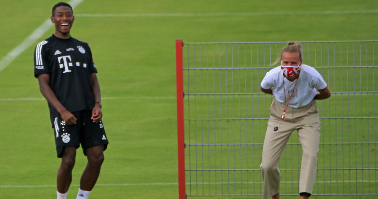 El futbolista David Alaba en un entrenamiento junto a Krüger, el 22 de julio de 2020.