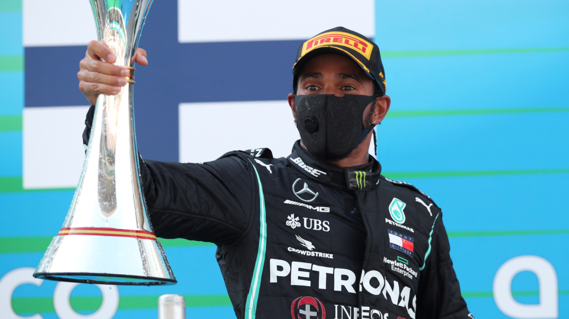 Lewis Hamilton celebra su victoria en el Gran Premio de España, este domingo 16 de agosto de 2020.