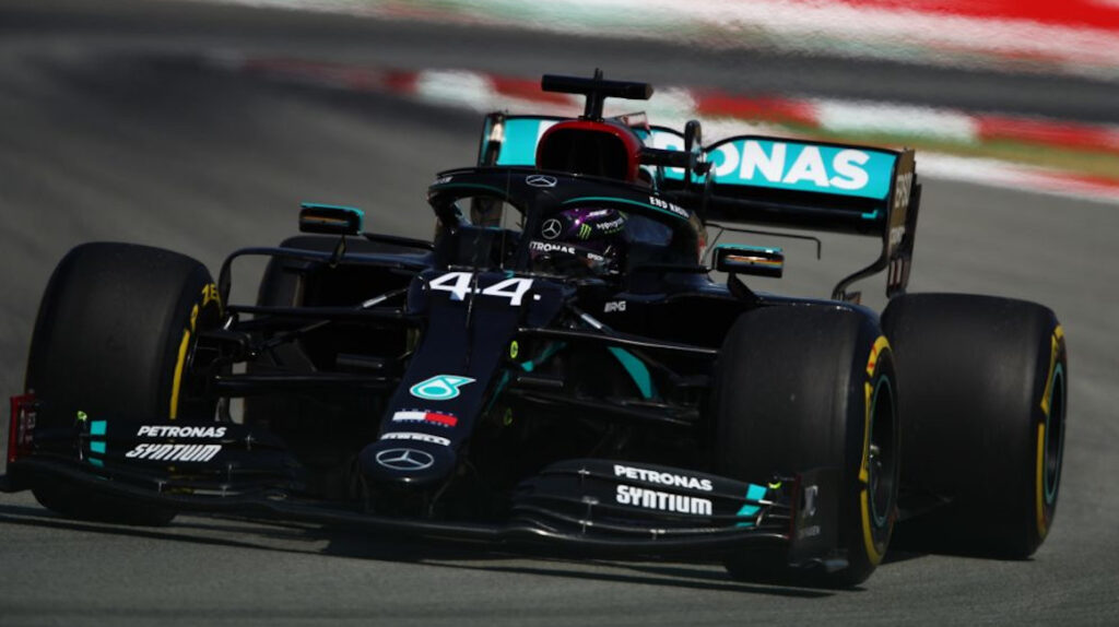 Lewis Hamilton lideró la segunda práctica libre en el GP de España