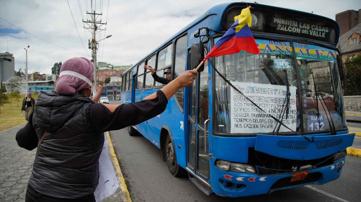 El 6 de julio de 2020, un grupo de transportistas realizó un plantón motorizado para pedir el ajuste de la tarifa de servicio de transporte en Quito.