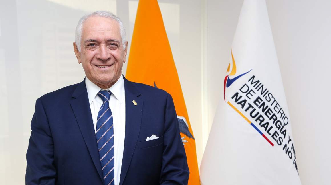 El ministro de Energía, René Ortiz en su despacho. Agosto de 2020.