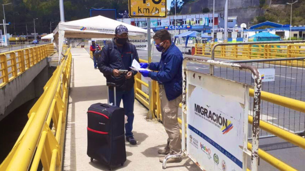 Colombia mantendrá cerradas sus fronteras terrestres, marítimas y fluviales