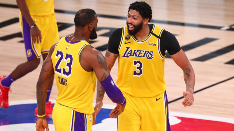 LeBron James y Anthony Davis, dos de las figuras de Los Angeles Lakers en la temporada 2020.