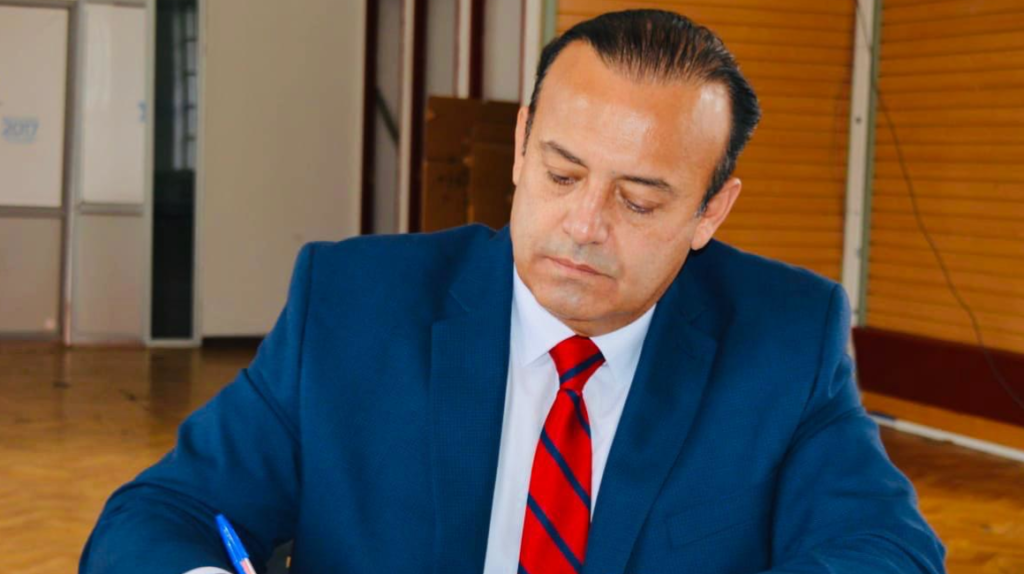 CNE recibe la primera inscripción de un binomio presidencial
