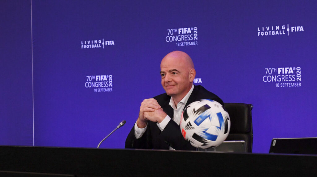 Gianni Infantino: “En la nueva FIFA el dinero ya no desaparece, va al fútbol”